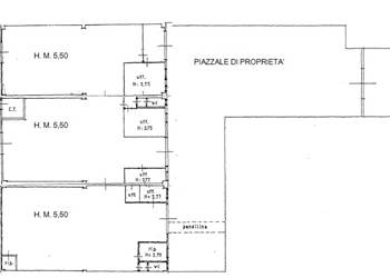 PRATO NORD CAPANNONE MQ. 830 CON PIAZZALE MQ. 570