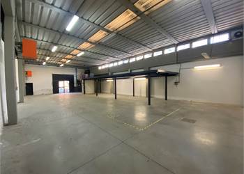Via Pistoiese Capannone mq. 260 + soppalco mq. 60 + resede mq. 36